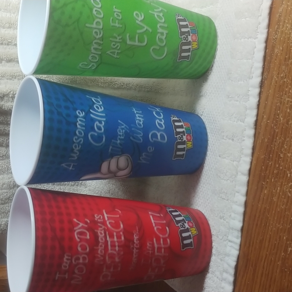 3 M&Ms 20 oz tumblers - Picture 2 of 9